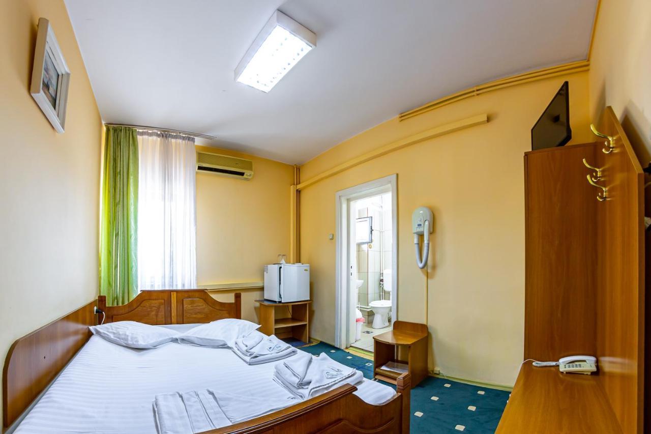Motel Dasiana Targu Jiu Bagian luar foto