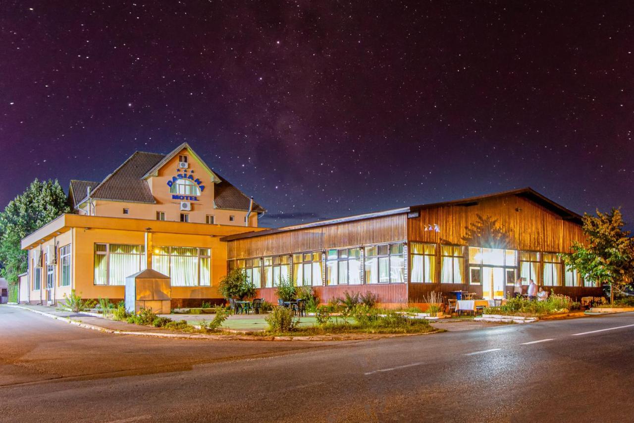 Motel Dasiana Targu Jiu Bagian luar foto