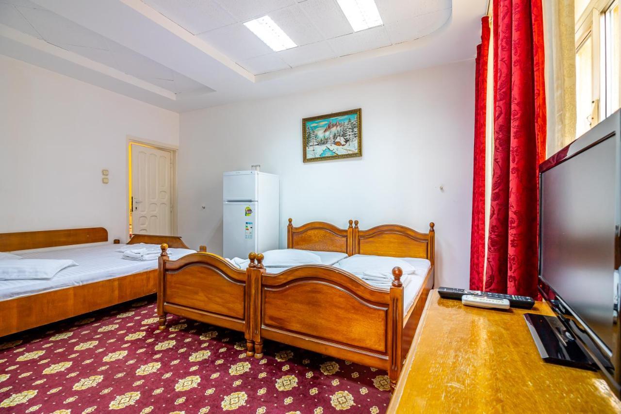 Motel Dasiana Targu Jiu Bagian luar foto