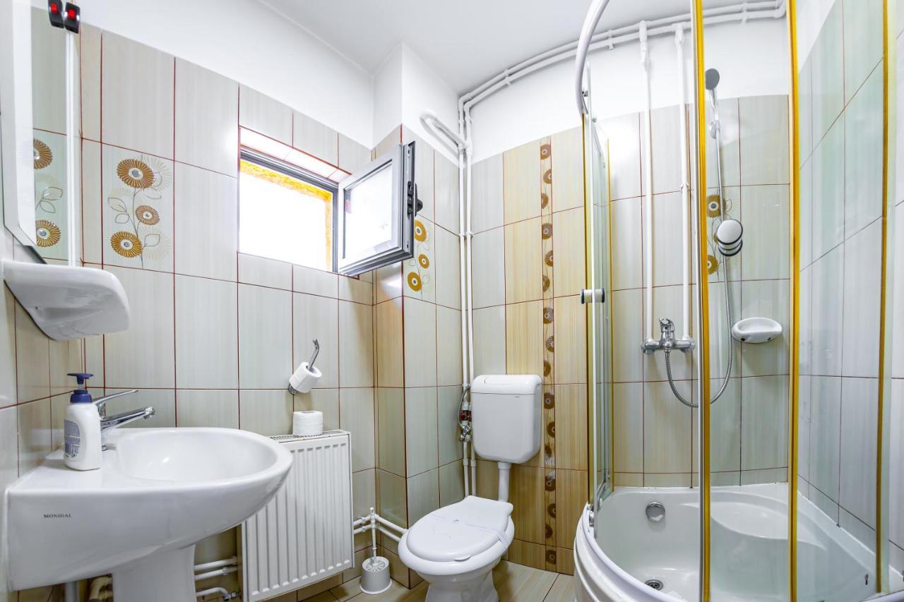 Motel Dasiana Targu Jiu Bagian luar foto